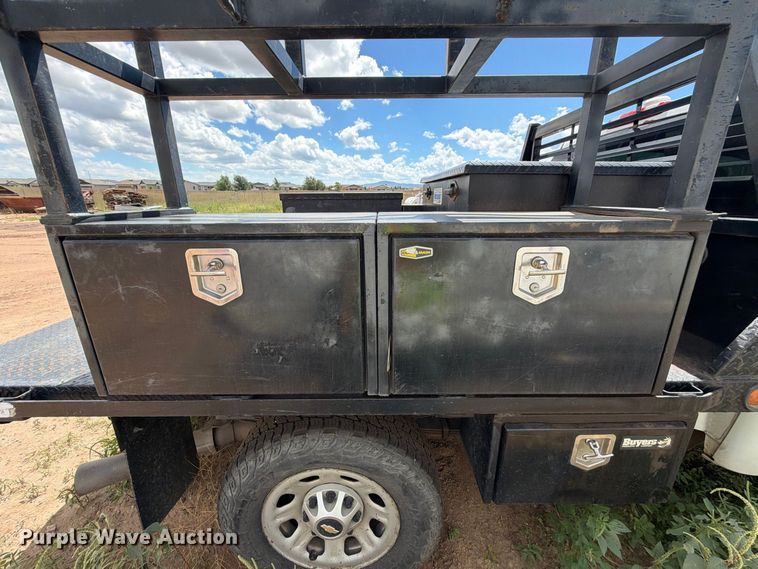 image for item EL2636 2012 Chevrolet Silverado 3500 HD Crew Cab flatbed pickup truck