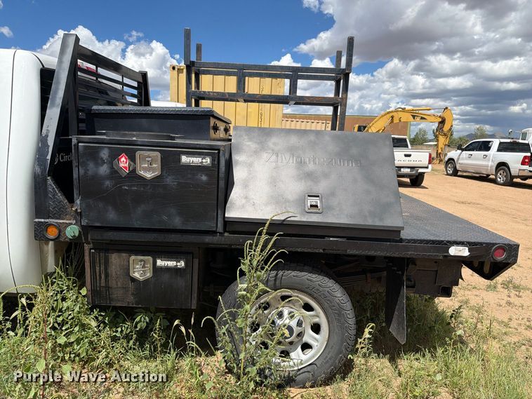 image for item EL2636 2012 Chevrolet Silverado 3500 HD Crew Cab flatbed pickup truck