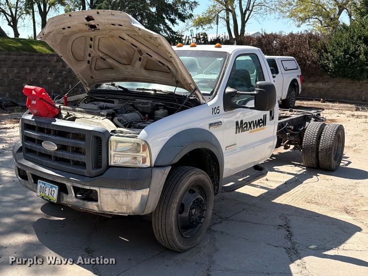 2006 Ford F450 Super Duty truck cab and chassis