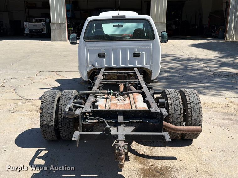 image for item EO8738 2006 Ford F450 Super Duty truck cab and chassis