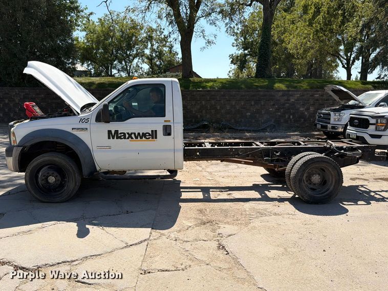 image for item EO8738 2006 Ford F450 Super Duty truck cab and chassis