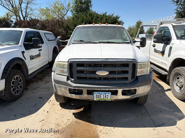 image for item EO8738 2006 Ford F450 Super Duty truck cab and chassis
