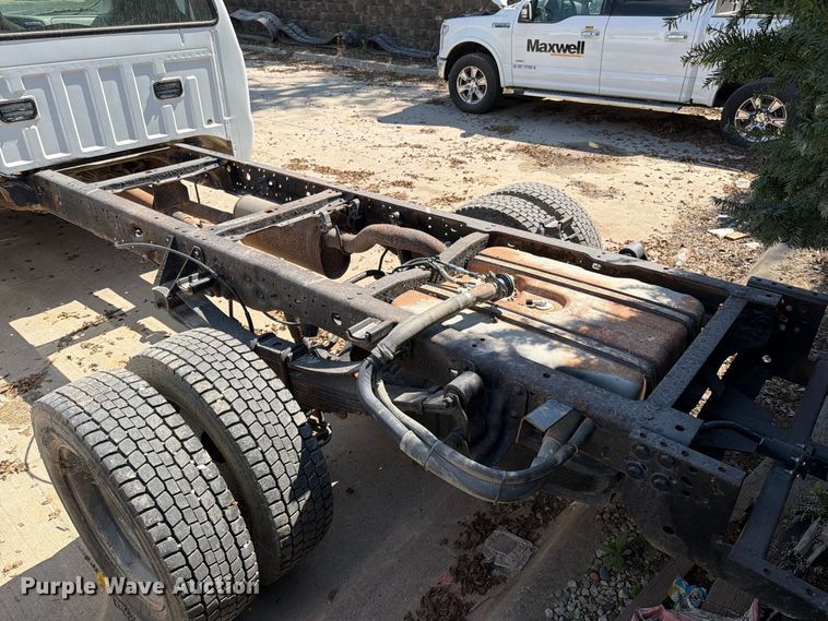 image for item EO8738 2006 Ford F450 Super Duty truck cab and chassis