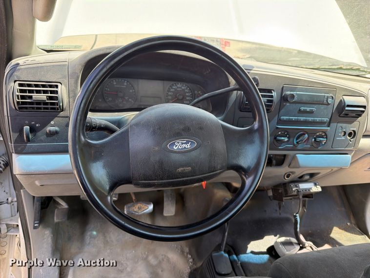 image for item EO8738 2006 Ford F450 Super Duty truck cab and chassis