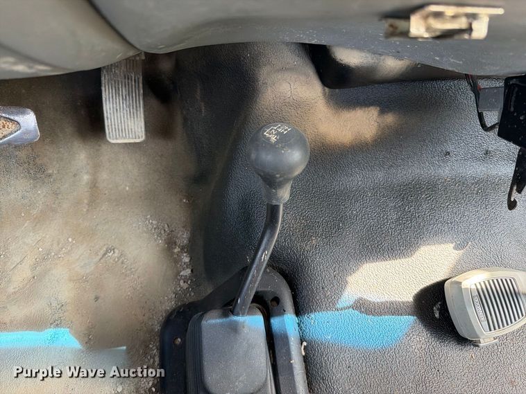 image for item EO8738 2006 Ford F450 Super Duty truck cab and chassis