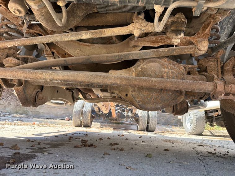 image for item EO8738 2006 Ford F450 Super Duty truck cab and chassis