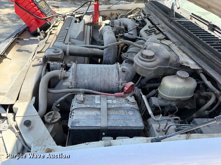 image for item EO8738 2006 Ford F450 Super Duty truck cab and chassis