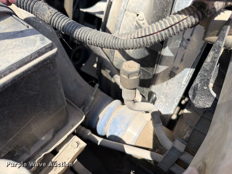image for item EO8738 2006 Ford F450 Super Duty truck cab and chassis