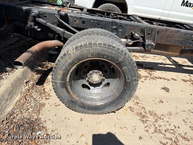 image for item EO8738 2006 Ford F450 Super Duty truck cab and chassis