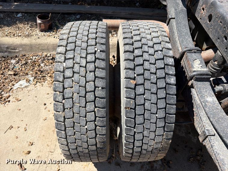 image for item EO8738 2006 Ford F450 Super Duty truck cab and chassis