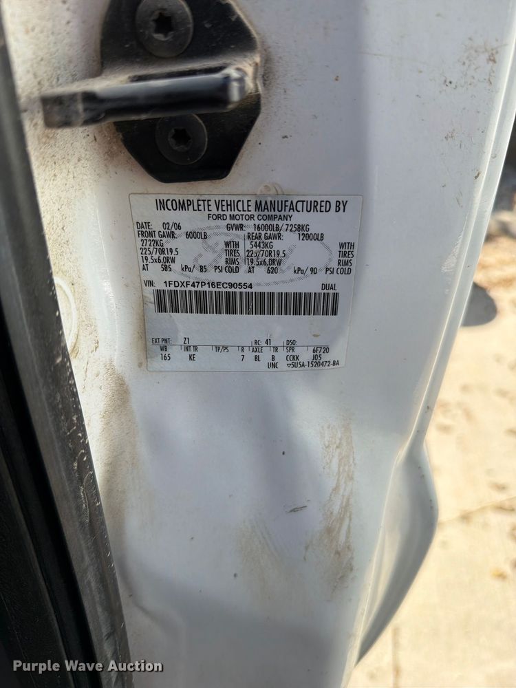 image for item EO8738 2006 Ford F450 Super Duty truck cab and chassis