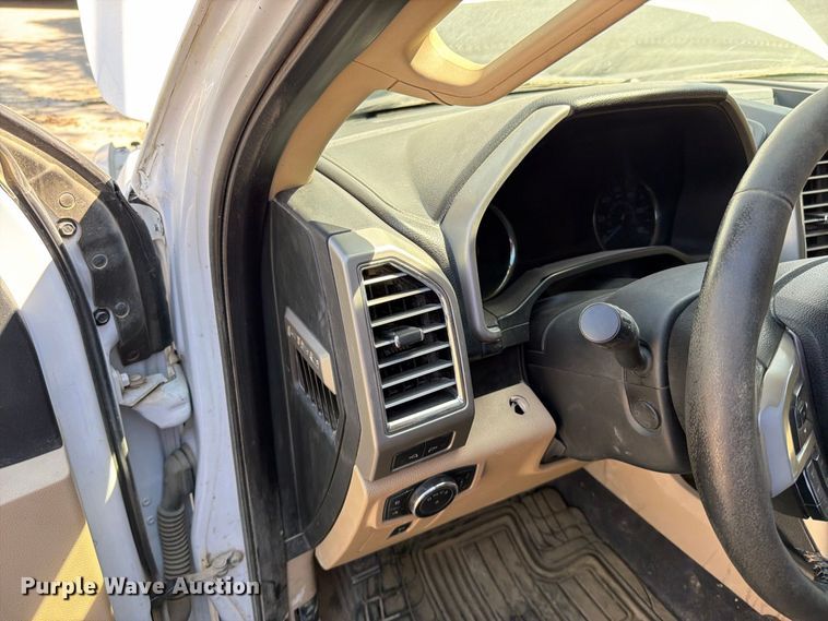 image for item EO8739 2016 Ford F150 Crew Cab pickup truck