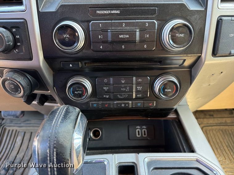 image for item EO8739 2016 Ford F150 Crew Cab pickup truck