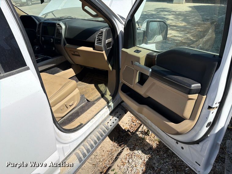image for item EO8739 2016 Ford F150 Crew Cab pickup truck
