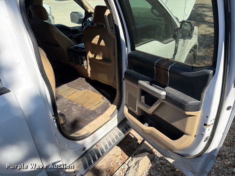 image for item EO8739 2016 Ford F150 Crew Cab pickup truck