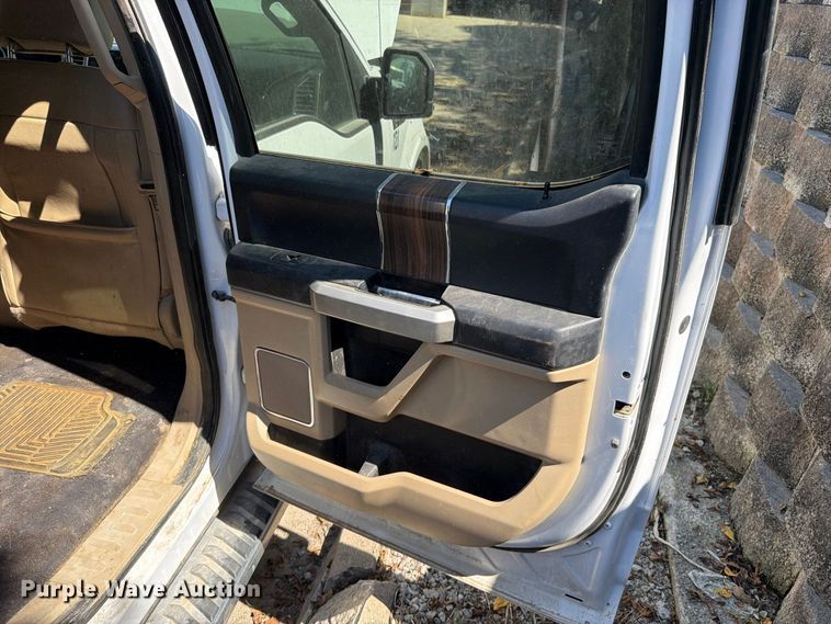 image for item EO8739 2016 Ford F150 Crew Cab pickup truck