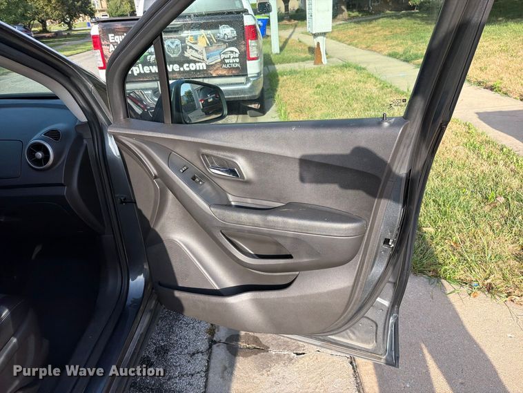 image for item EO8757 2016 Chevrolet Trax LT SUV
