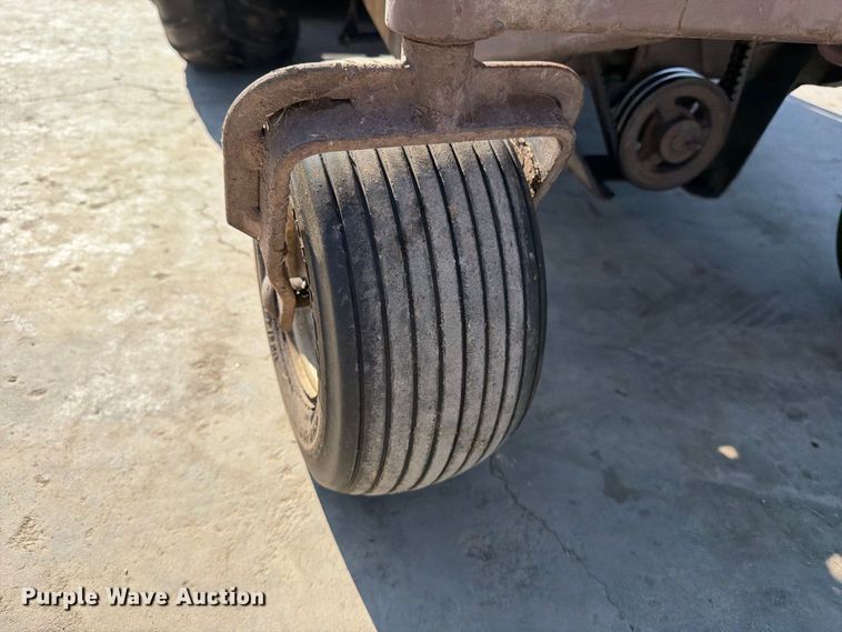 image for item EP7672 1998 Grasshopper 721D ZTR lawn mower