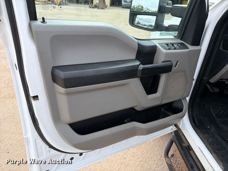 image for item EP7682 2021 Ford F250 Crew Cab pickup truck