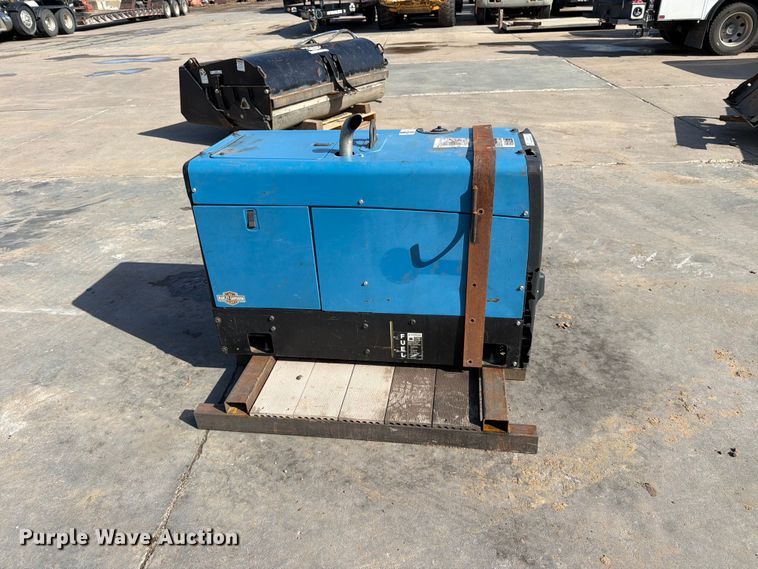 image for item EP7685 Miller Bobcat 250 welder/generator