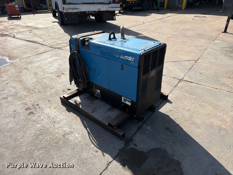 image for item EP7685 Miller Bobcat 250 welder/generator