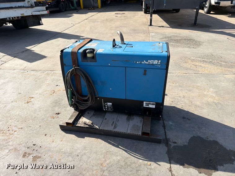 image for item EP7685 Miller Bobcat 250 welder/generator