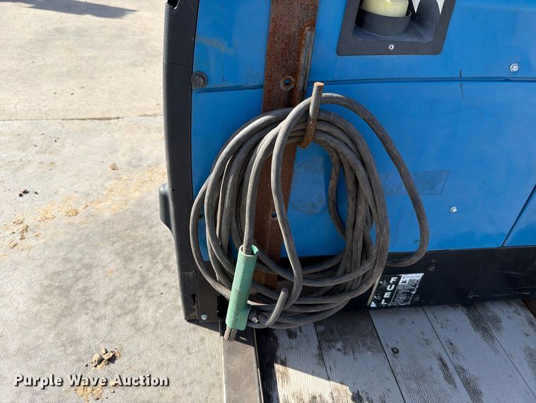 image for item EP7685 Miller Bobcat 250 welder/generator