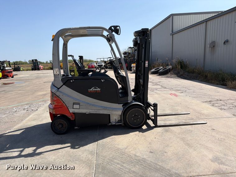 image for item EP7695 2012 Linde RX60-25 forklift