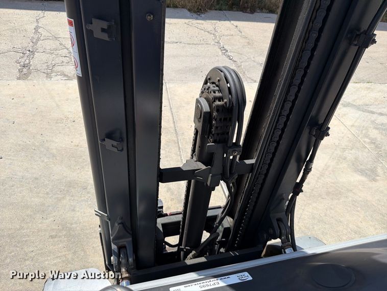 image for item EP7695 2012 Linde RX60-25 forklift
