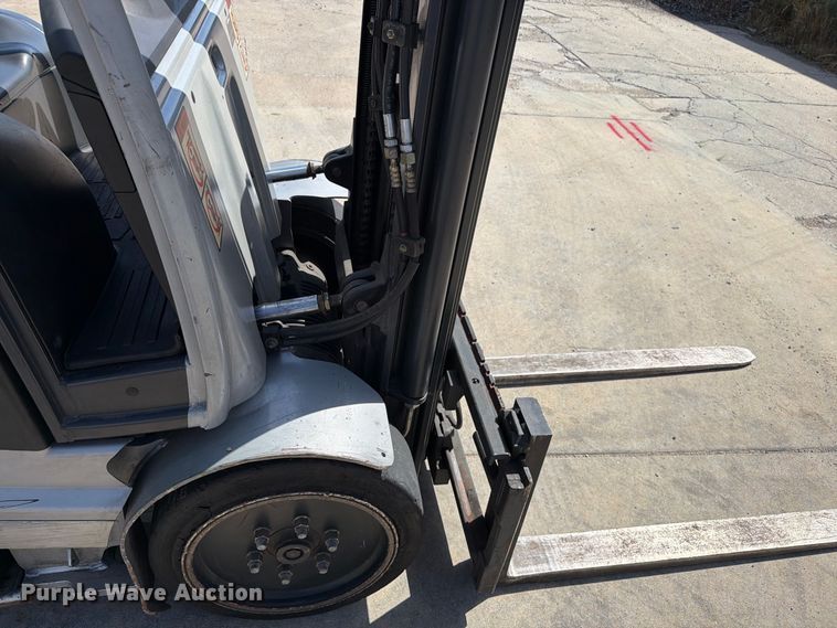 image for item EP7695 2012 Linde RX60-25 forklift