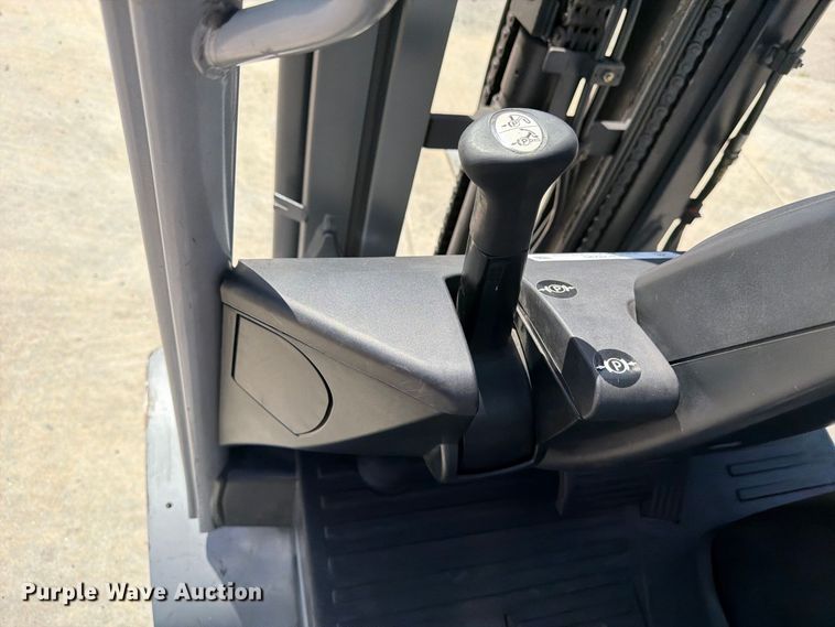 image for item EP7695 2012 Linde RX60-25 forklift