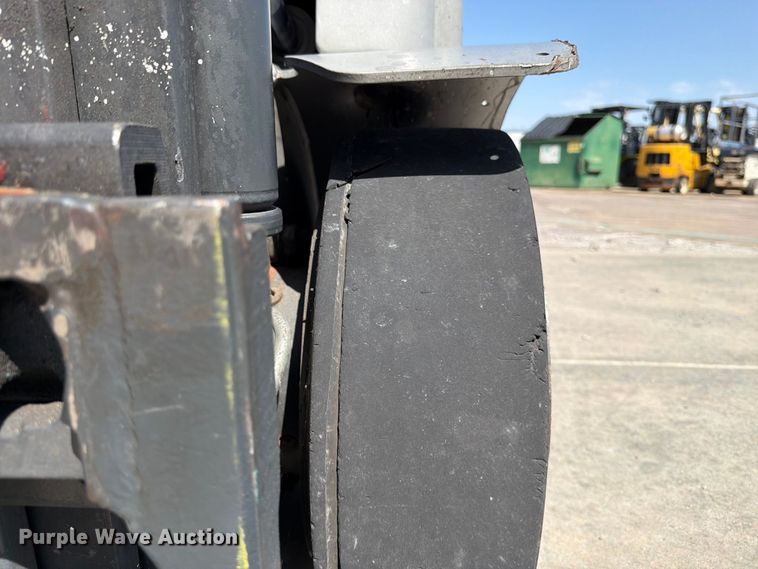 image for item EP7695 2012 Linde RX60-25 forklift