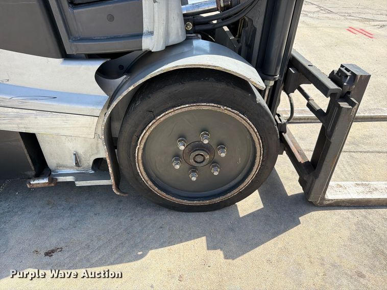 image for item EP7695 2012 Linde RX60-25 forklift