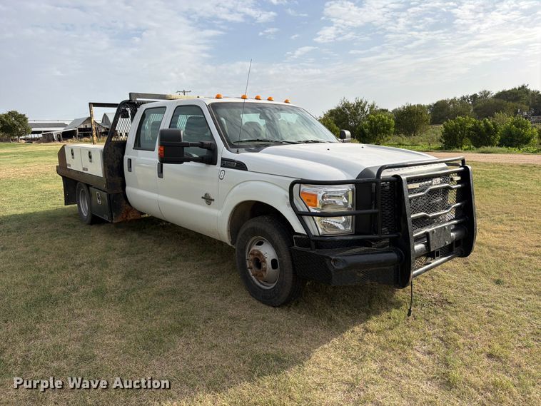 image for item EP7696 2016 Ford F350 Super Duty Crew Cab flatbed pickup truck