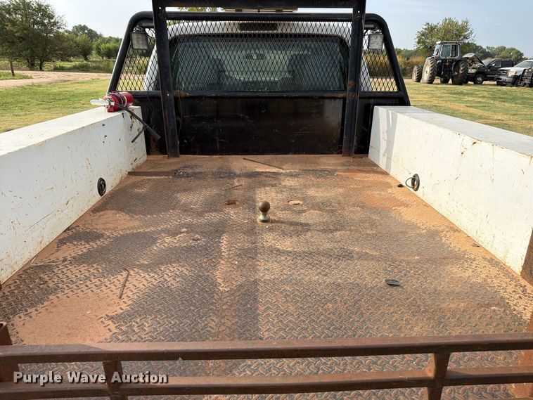 image for item EP7696 2016 Ford F350 Super Duty Crew Cab flatbed pickup truck