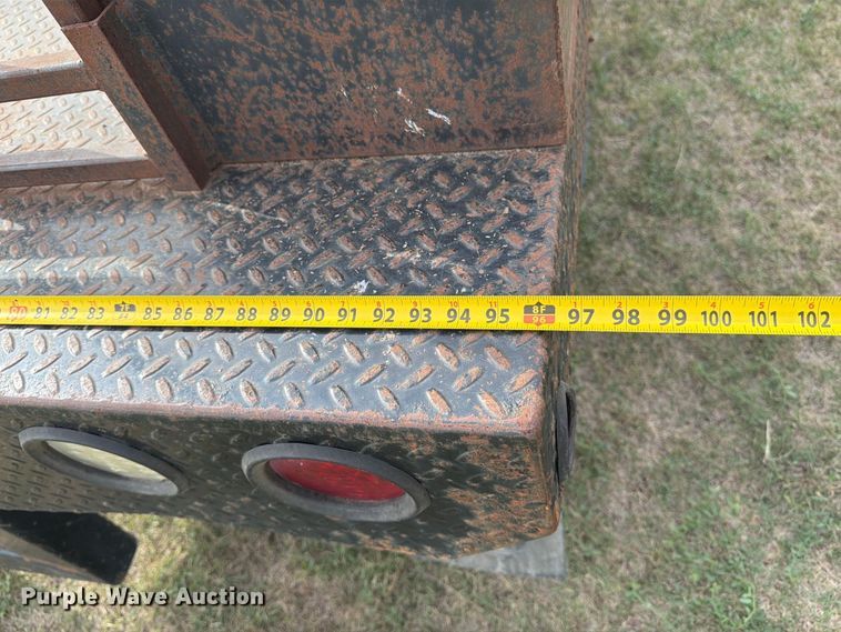 image for item EP7696 2016 Ford F350 Super Duty Crew Cab flatbed pickup truck