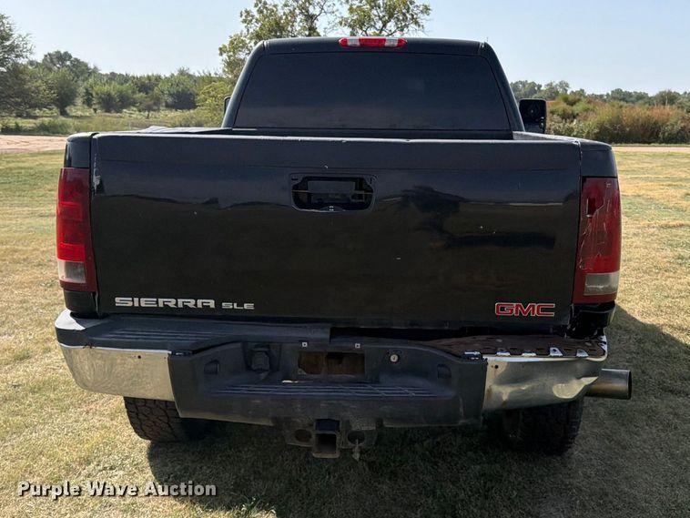 image for item EP7699 2011 GMC Sierra 2500HD Crew Cab pickup truck