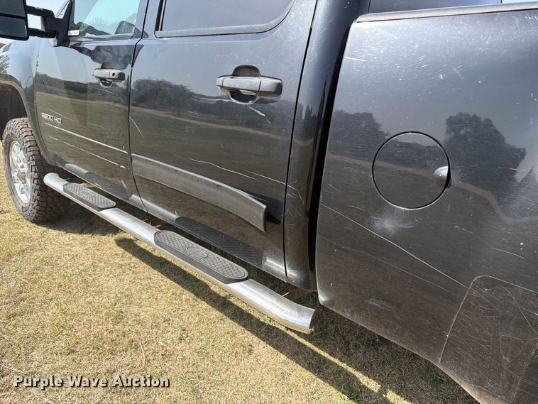 image for item EP7699 2011 GMC Sierra 2500HD Crew Cab pickup truck