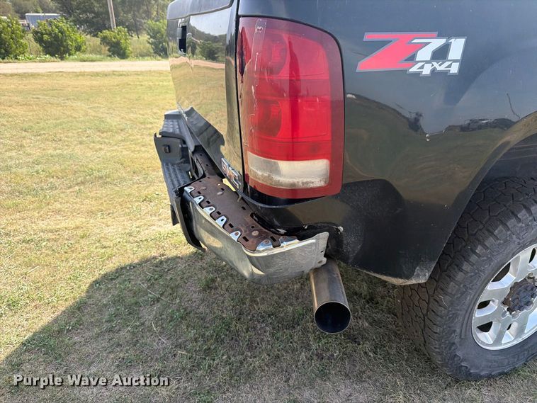 image for item EP7699 2011 GMC Sierra 2500HD Crew Cab pickup truck