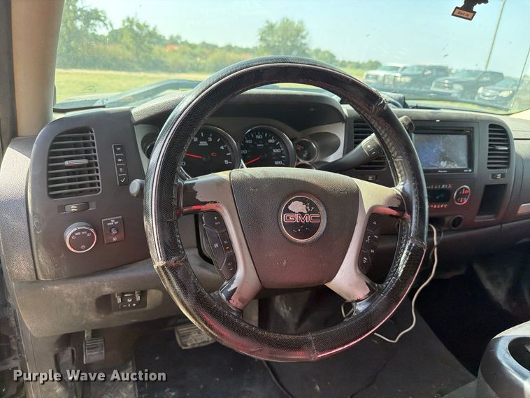 image for item EP7699 2011 GMC Sierra 2500HD Crew Cab pickup truck