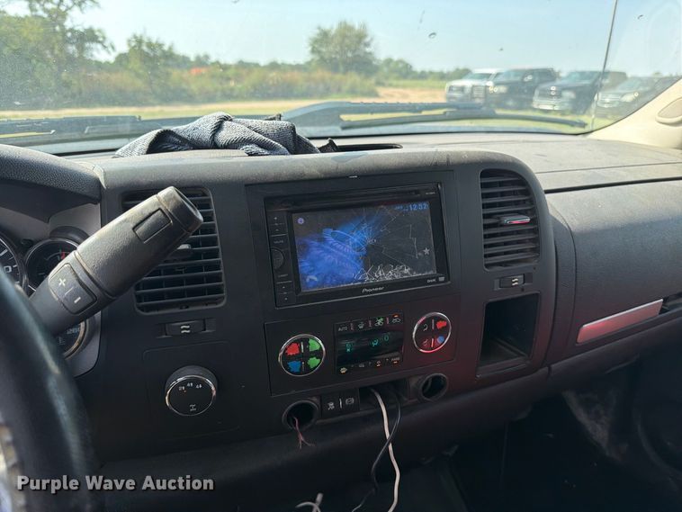 image for item EP7699 2011 GMC Sierra 2500HD Crew Cab pickup truck
