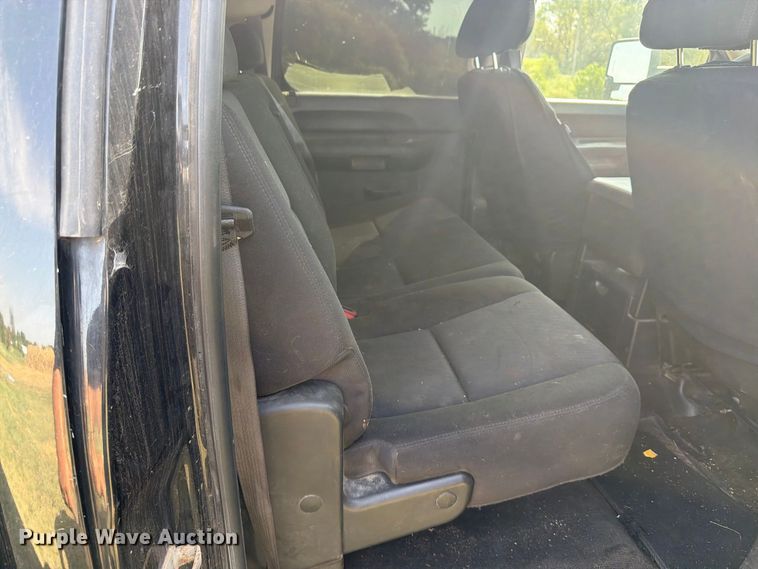image for item EP7699 2011 GMC Sierra 2500HD Crew Cab pickup truck