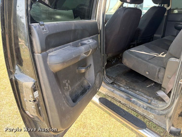 image for item EP7699 2011 GMC Sierra 2500HD Crew Cab pickup truck