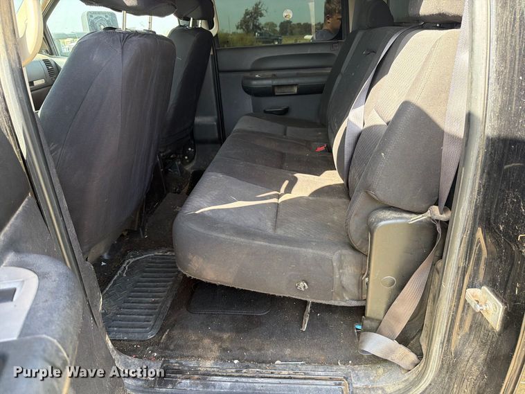 image for item EP7699 2011 GMC Sierra 2500HD Crew Cab pickup truck
