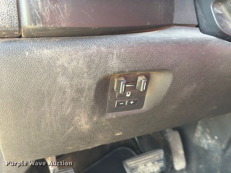 image for item EP7699 2011 GMC Sierra 2500HD Crew Cab pickup truck