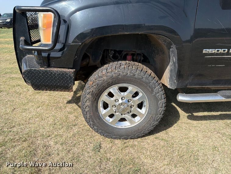 image for item EP7699 2011 GMC Sierra 2500HD Crew Cab pickup truck