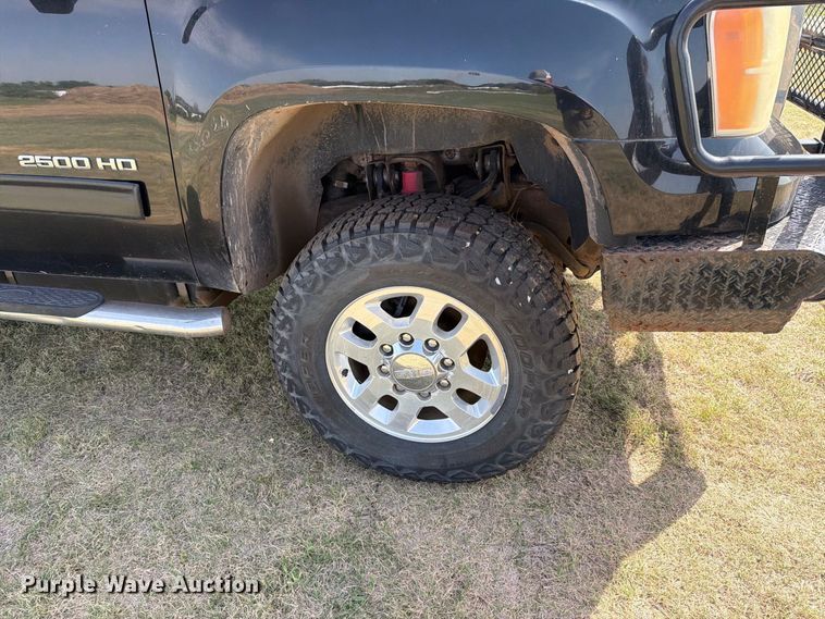 image for item EP7699 2011 GMC Sierra 2500HD Crew Cab pickup truck
