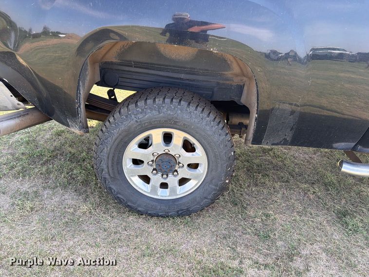 image for item EP7699 2011 GMC Sierra 2500HD Crew Cab pickup truck