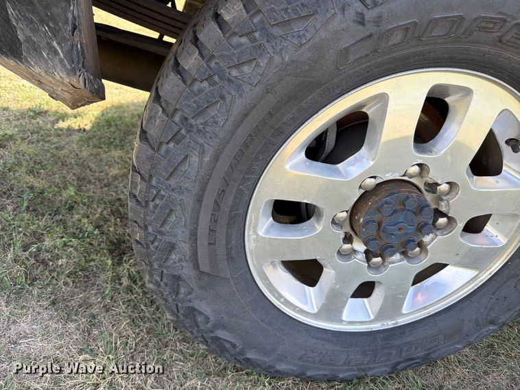 image for item EP7699 2011 GMC Sierra 2500HD Crew Cab pickup truck