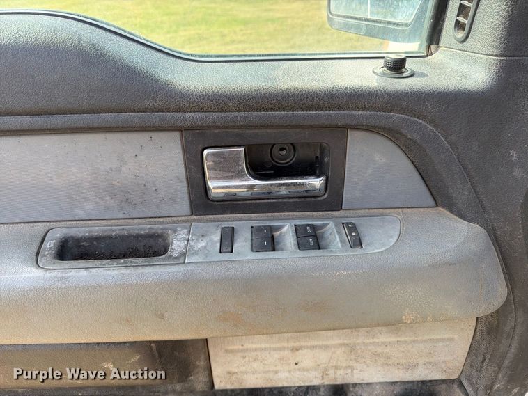 image for item EP7700 2013 Ford F150 Ext. Cab pickup truck